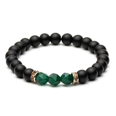 Elegantes Armband mit grünem Stein