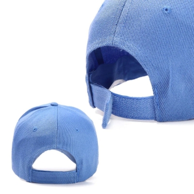 Himmelblaue Basic-Kappe
