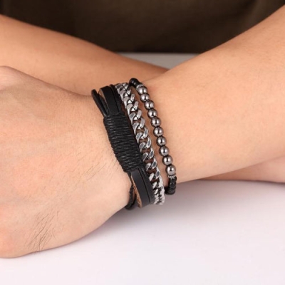 Gestapeltes Armband-Set