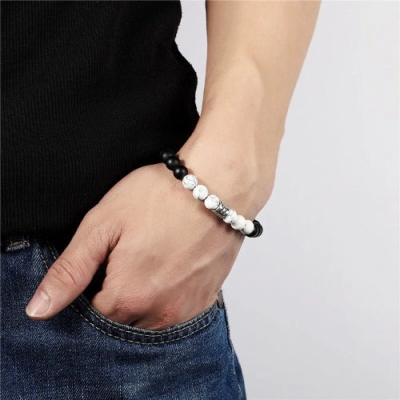 Weißes Perlen-Sternzeichen-Armband