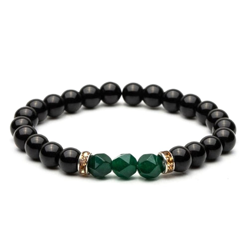 Elegantes Armband mit grünem Stein