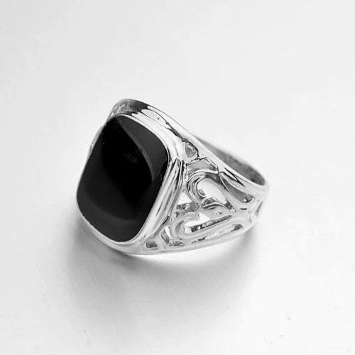 Königlicher Ring aus Platin