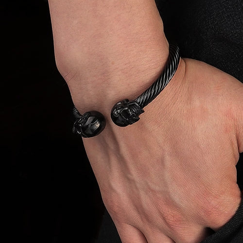 Schwarzes Totenkopf-Manschettenarmband