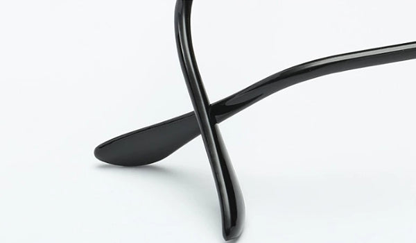 Schwarze ovale Sonnenbrille