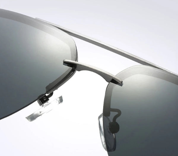 Randlose schwarze Pilotensonnenbrille