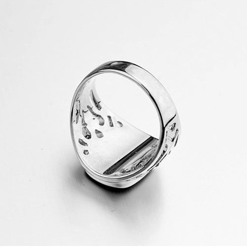 Königlicher Ring aus Platin