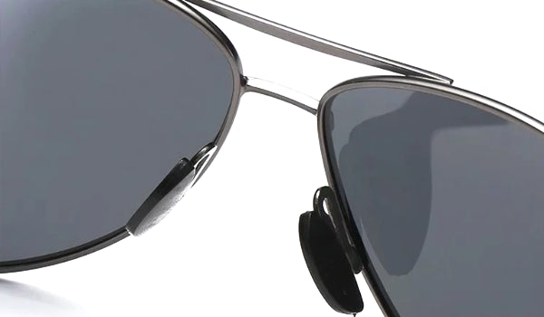 Schwarze polarisierte Pilotensonnenbrille